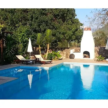 Sleeps 6 Pool Air Con 别墅 *