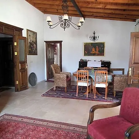 Sleeps 6 Pool Air Con *